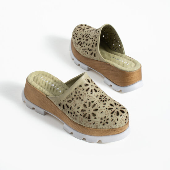 Зелено дамско сабо от естествена кожа на платформа - детайл