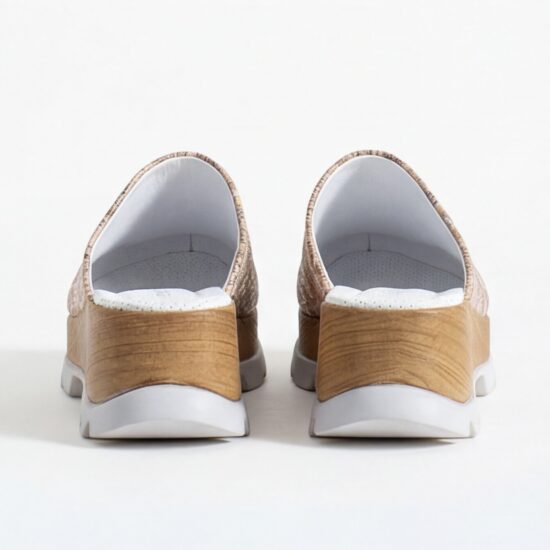 Розово-златисто дамско сабо от естествена кожа на платформа - детайл