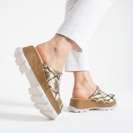 Дамско сабо от естествена кожа на платформа със змийски принт - Естествена кожа