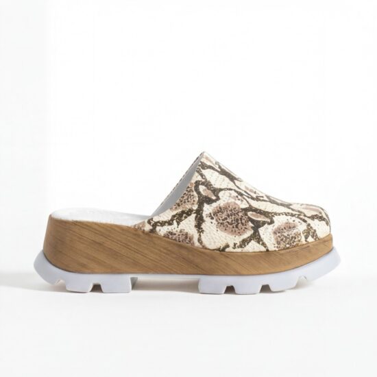 Дамско сабо от естествена кожа на платформа със змийски принт - поглед отстрани