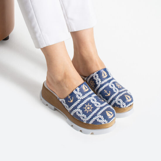 Синьо дамско сабо от естествена кожа на платформа