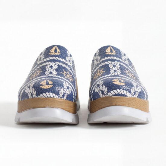 Синьо дамско сабо от естествена кожа на платформа - поглед отстрани