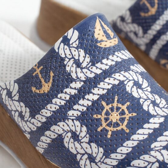 Синьо дамско сабо от естествена кожа на платформа - детайл