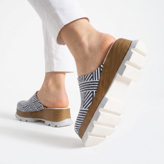 Синьо дамско сабо от естествена кожа на платформа - Естествена кожа